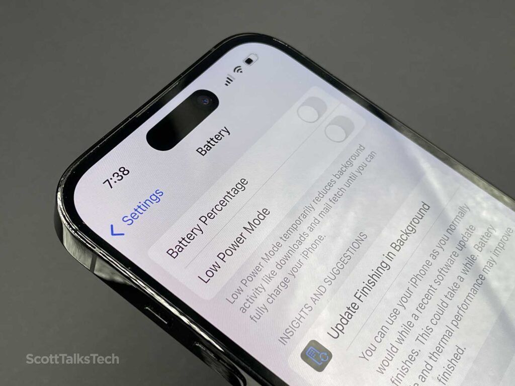 Space Black iPhone 14 Pro screen on showing dynamic island